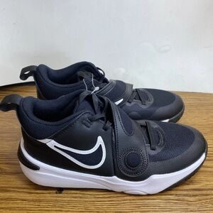 Nike Boys Team Hustle D11 DV8996-002 Black Basketball Shoes Sneakers Size 6Y